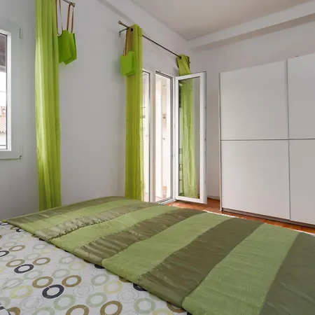 Apartment Enny Fuer 2 Personen In Porec, Nur 300m Vom Strand, 10 Gehminuten Vom Zentrum Entfernt, *